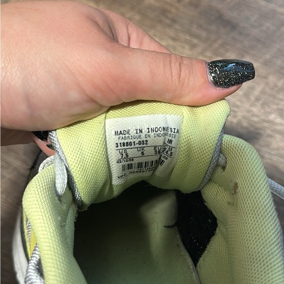 Girls Nike Dual Fusion Shoes Sz 6Y - Picture 2 of 4